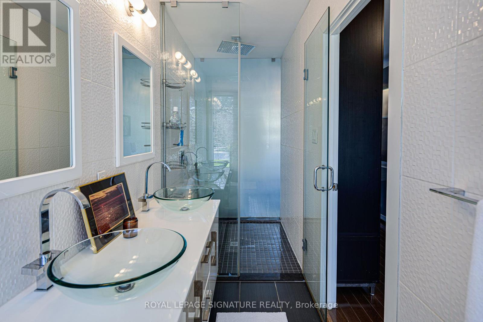 2 Parmbelle Crescent, Toronto, Ontario  M3A 3G6 - Photo 21 - C12416161