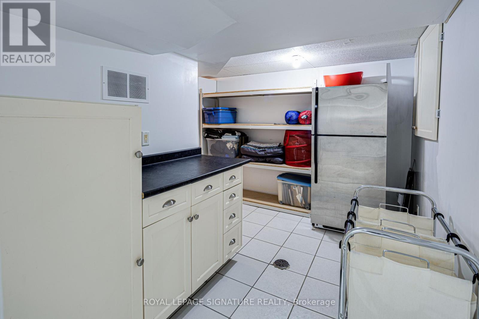 2 Parmbelle Crescent, Toronto, Ontario  M3A 3G6 - Photo 29 - C12416161