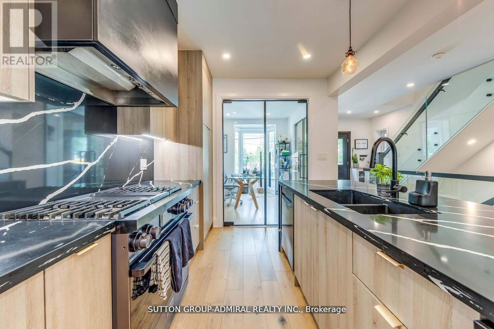 93 Soudan Avenue, Toronto, Ontario  M4S 1V5 - Photo 8 - C12416176