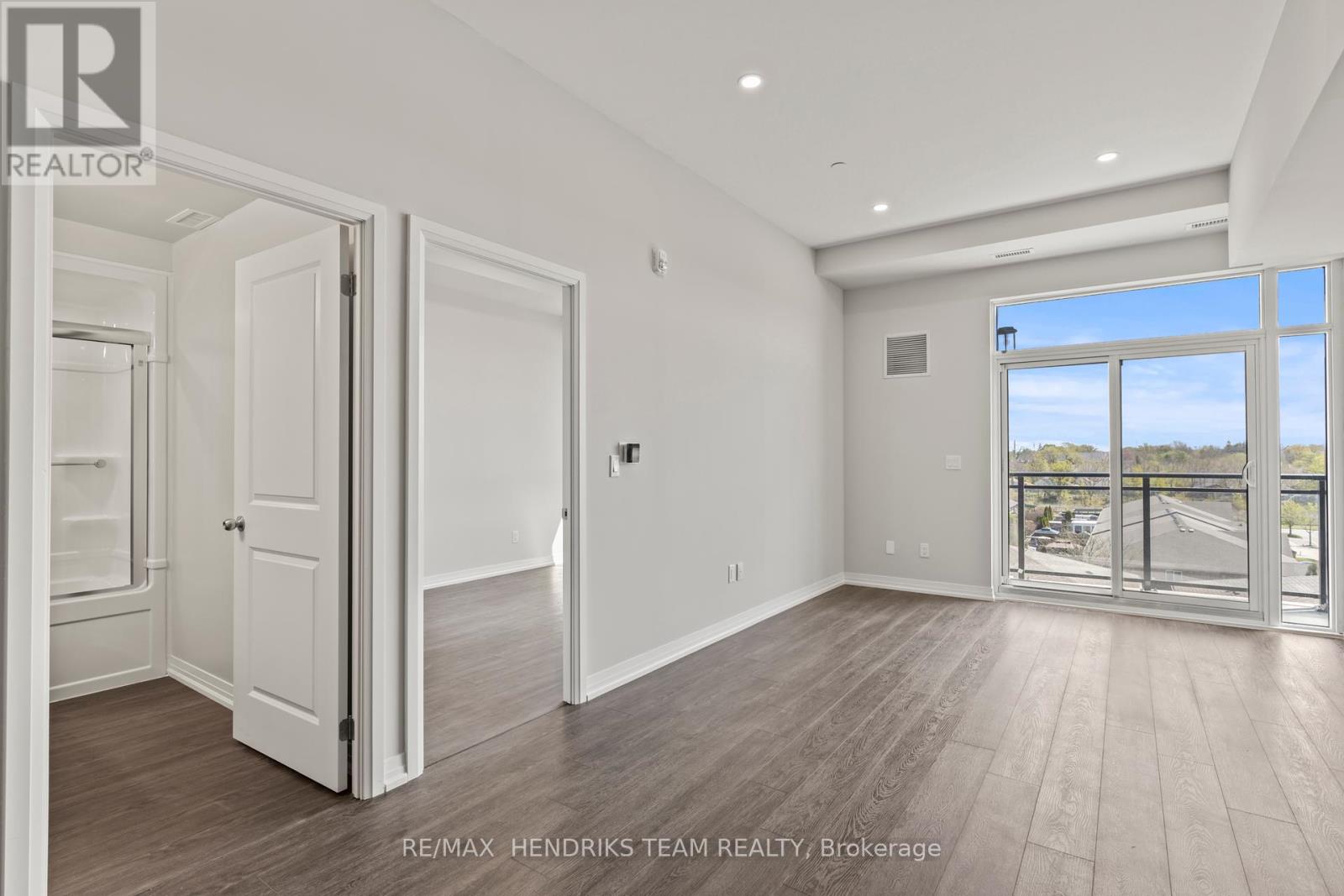 Up19 - 50 Herrick Avenue, St. Catharines, Ontario  L2P 0G3 - Photo 11 - X12416196
