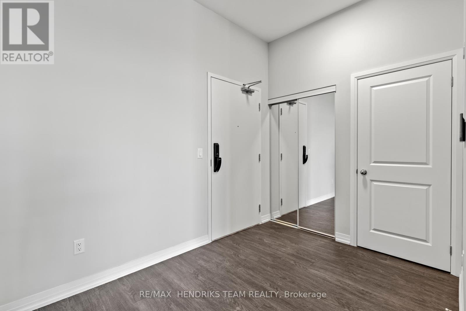 Up19 - 50 Herrick Avenue, St. Catharines, Ontario  L2P 0G3 - Photo 2 - X12416196