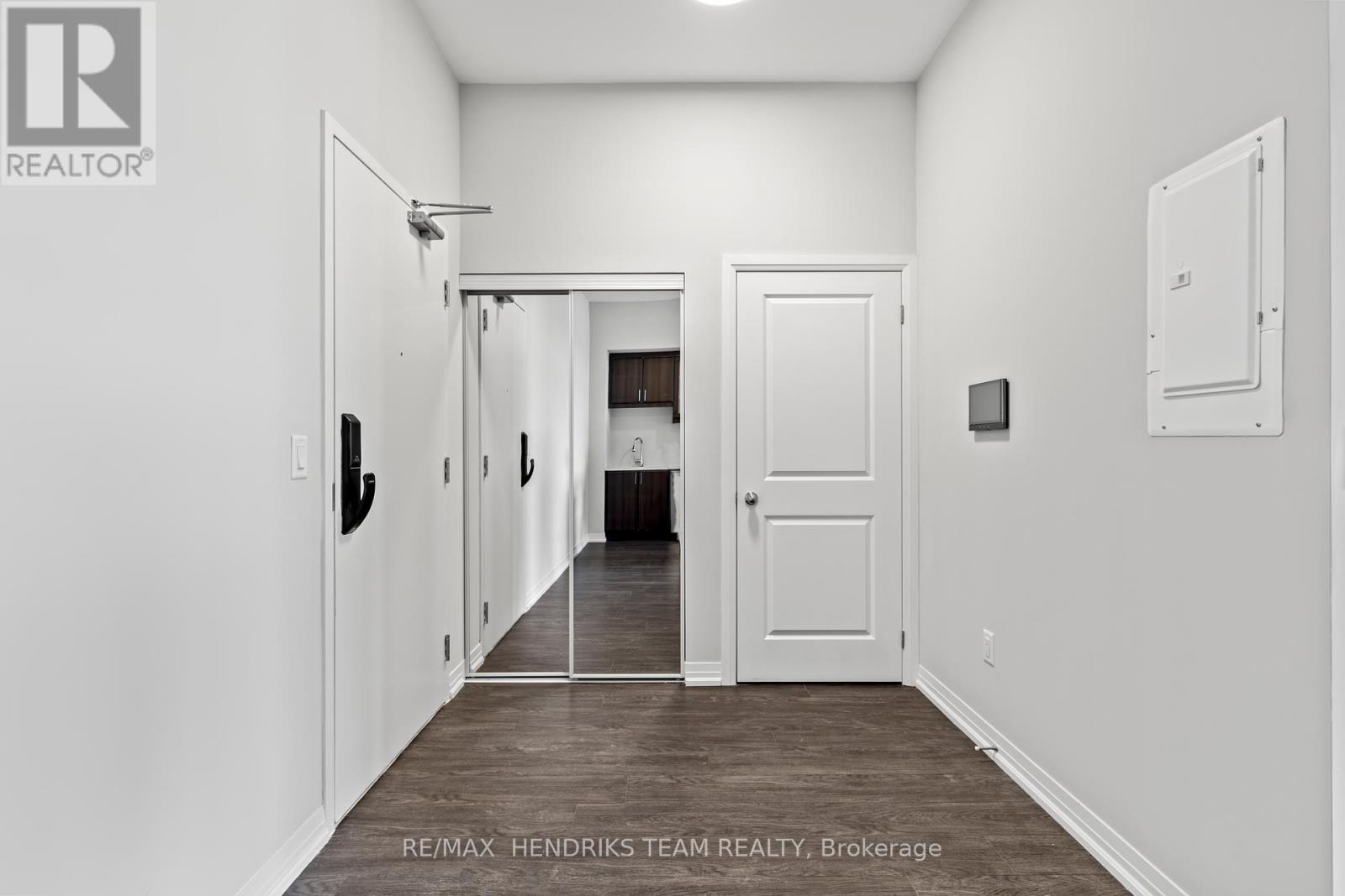 Up19 - 50 Herrick Avenue, St. Catharines, Ontario  L2P 0G3 - Photo 4 - X12416196