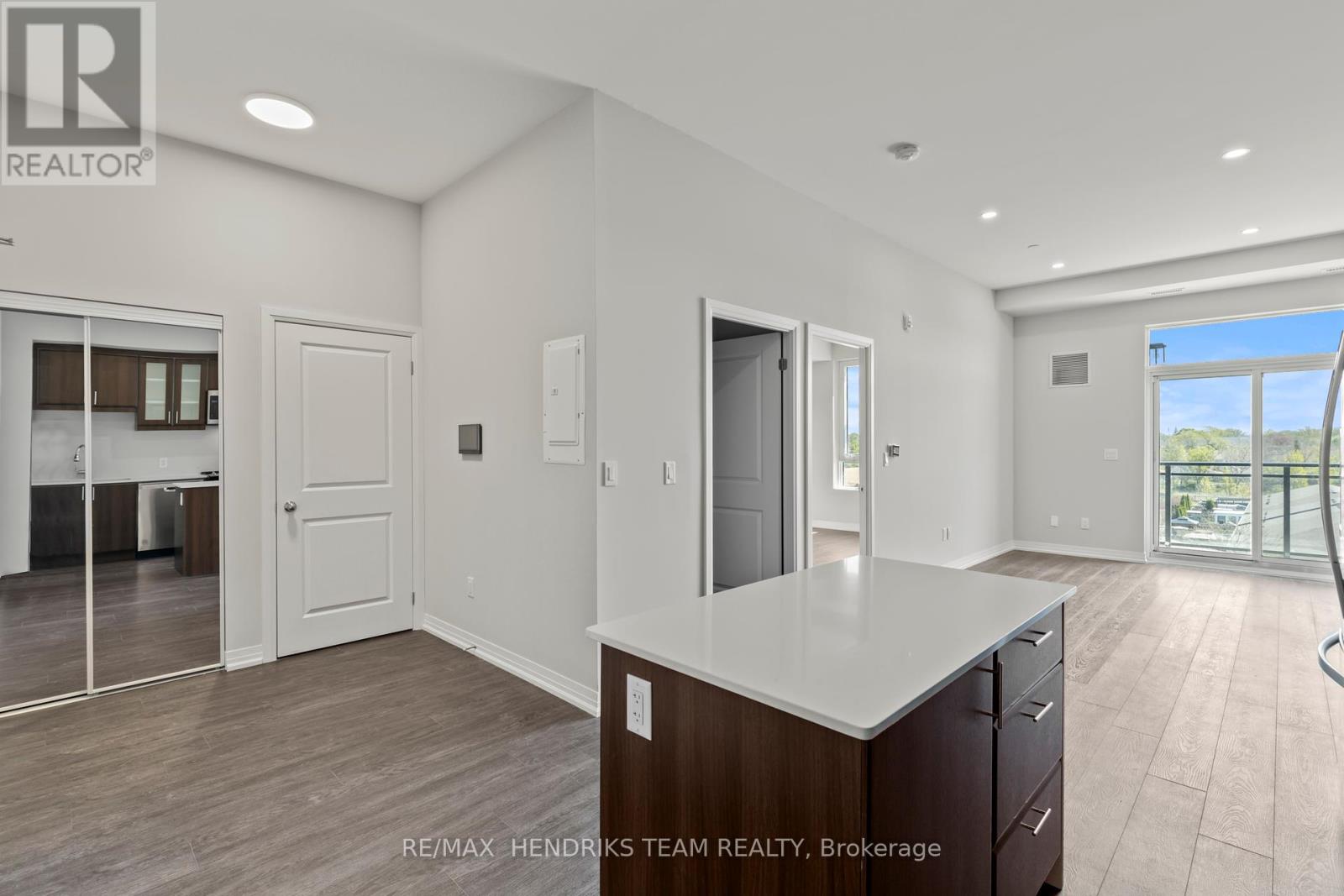 Up19 - 50 Herrick Avenue, St. Catharines, Ontario  L2P 0G3 - Photo 5 - X12416196