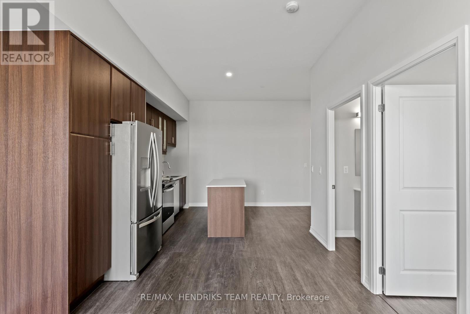 Up19 - 50 Herrick Avenue, St. Catharines, Ontario  L2P 0G3 - Photo 6 - X12416196