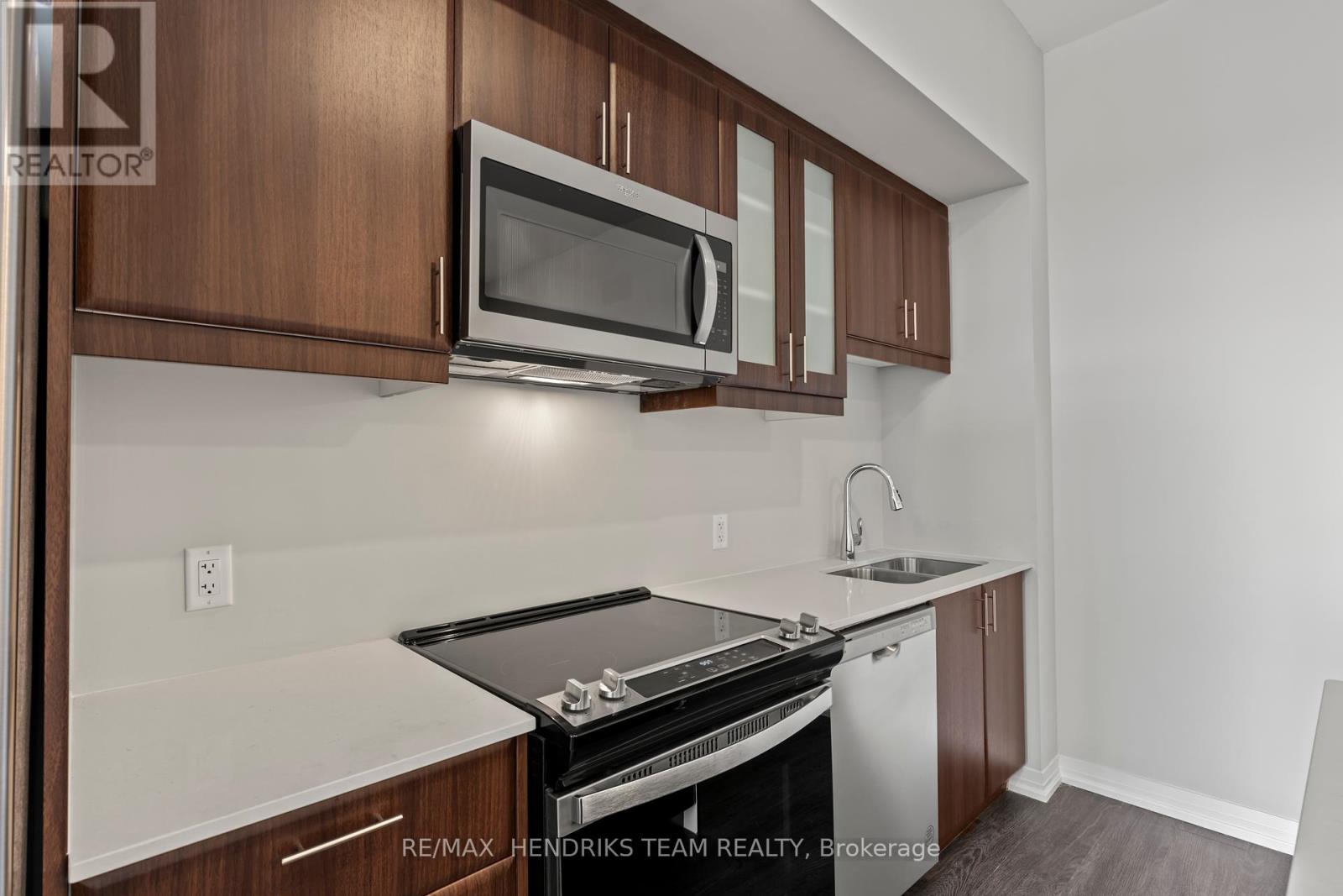 Up19 - 50 Herrick Avenue, St. Catharines, Ontario  L2P 0G3 - Photo 8 - X12416196