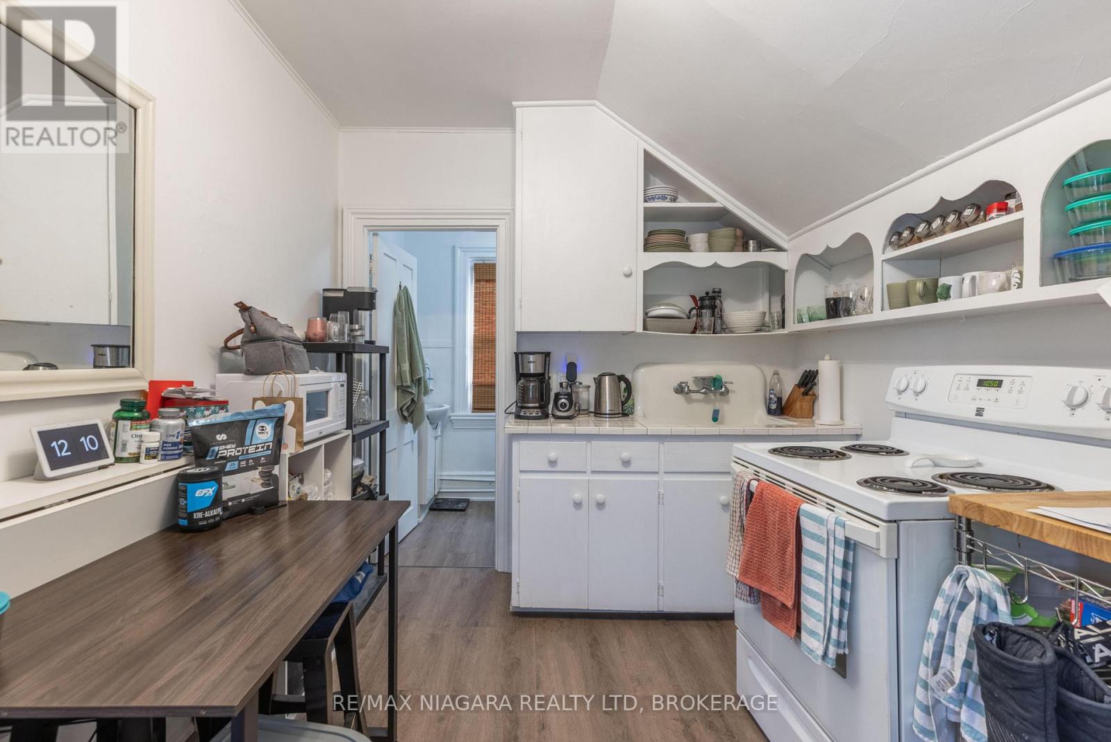 40 Dacotah Street, St. Catharines, Ontario  L2R 1Z7 - Photo 20 - X12416236
