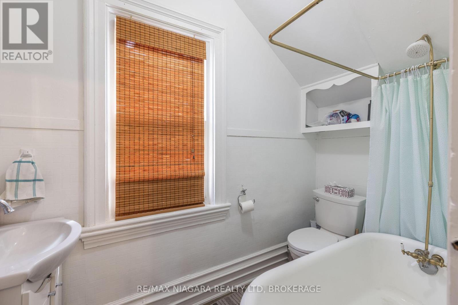 40 Dacotah Street, St. Catharines, Ontario  L2R 1Z7 - Photo 21 - X12416236