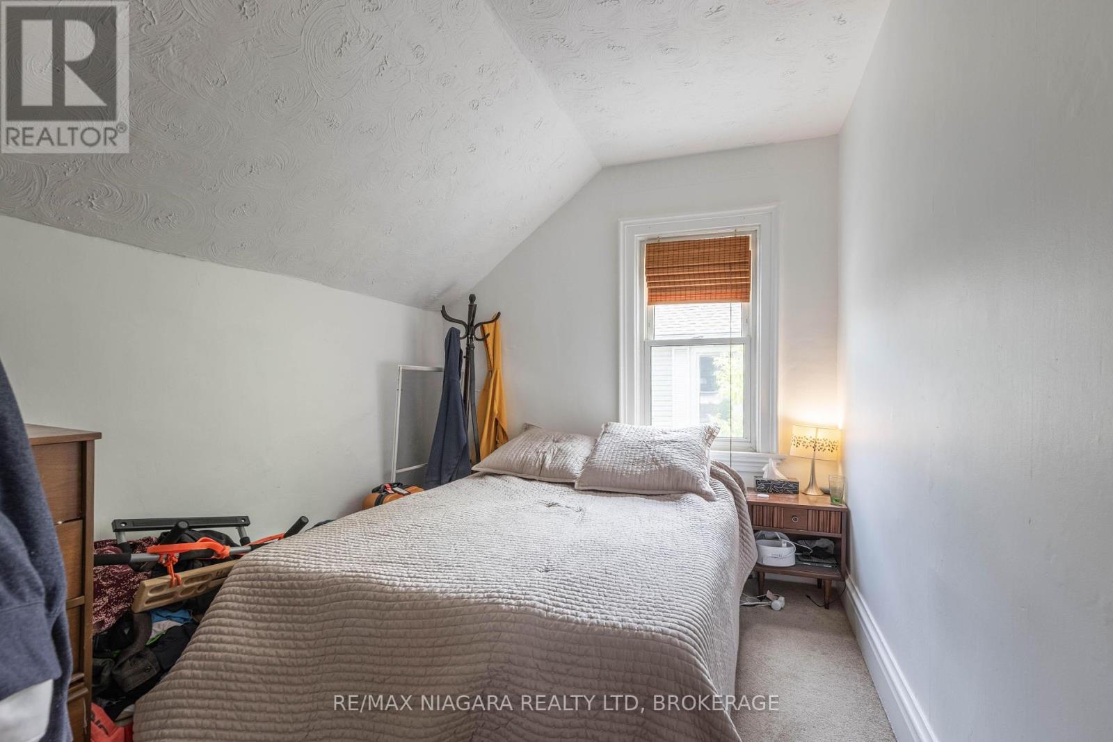 40 Dacotah Street, St. Catharines, Ontario  L2R 1Z7 - Photo 24 - X12416236