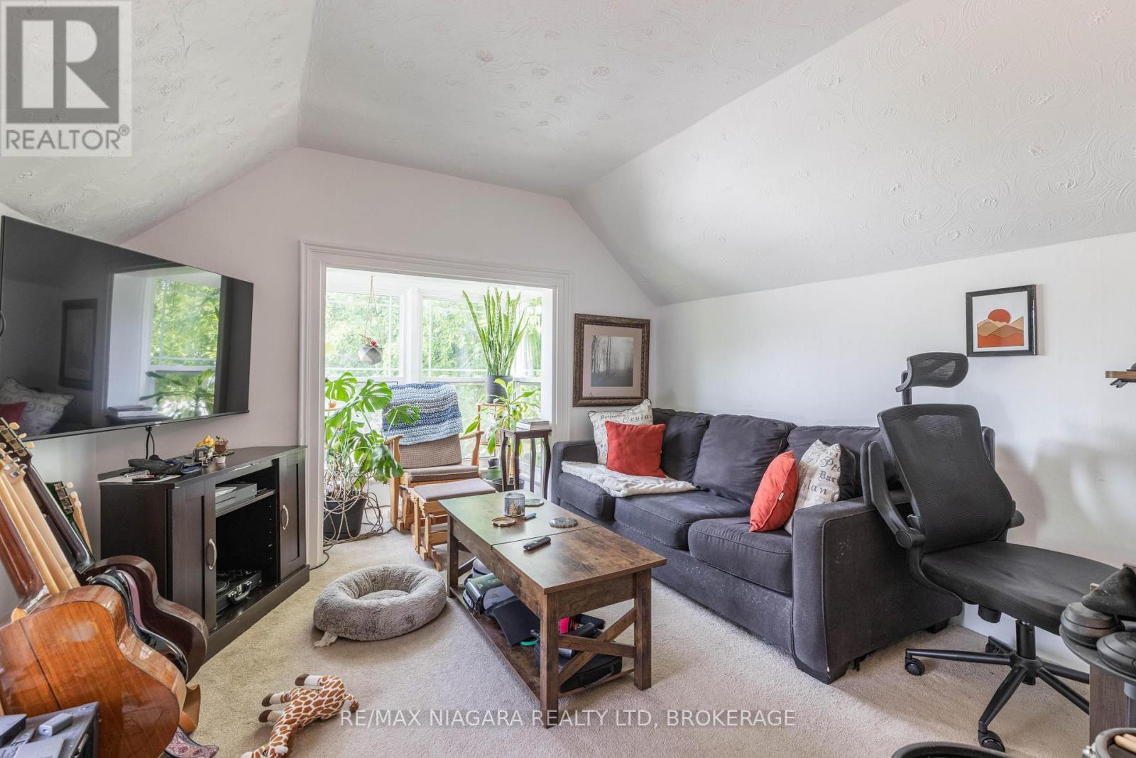40 Dacotah Street, St. Catharines, Ontario  L2R 1Z7 - Photo 25 - X12416236