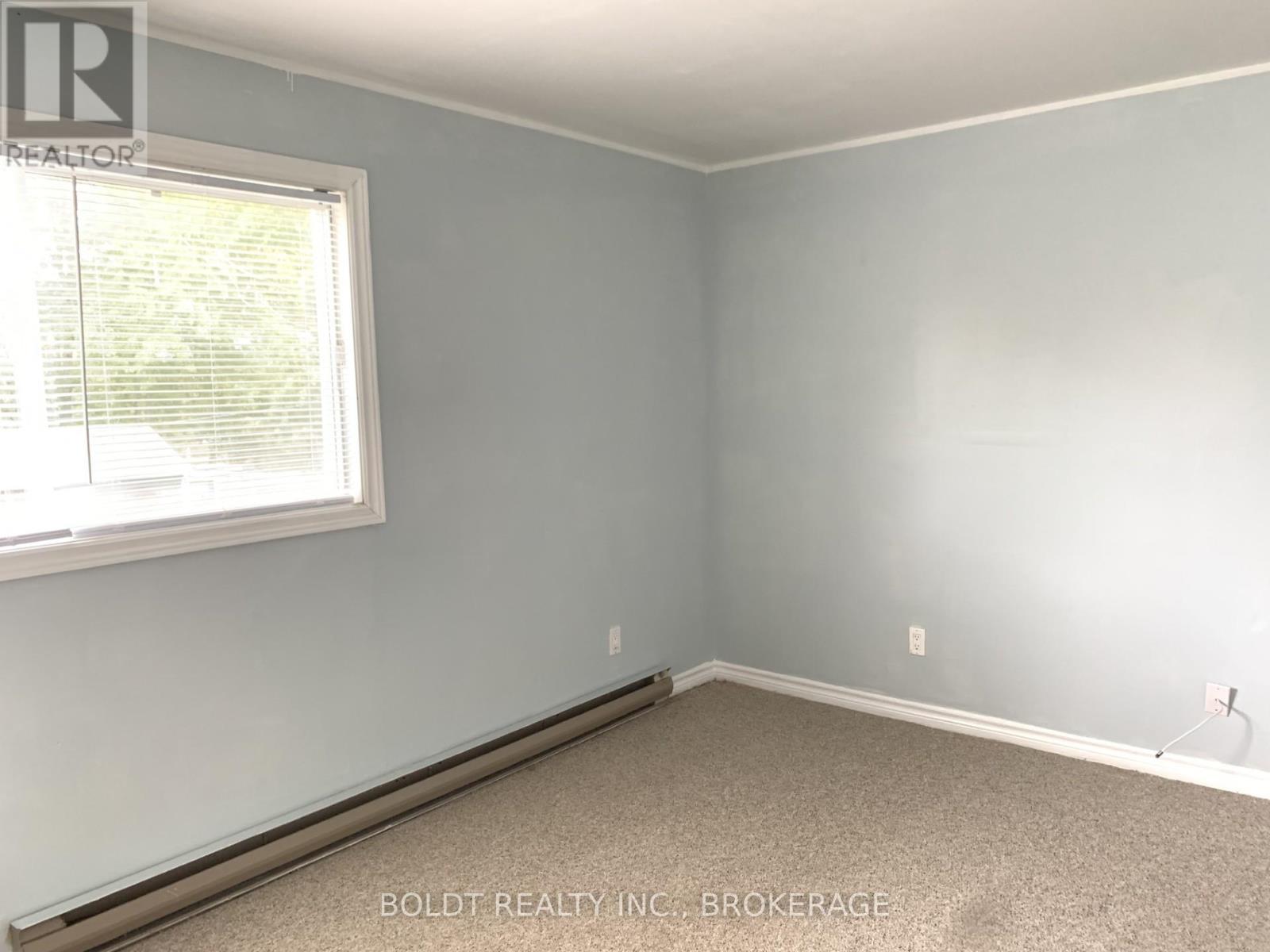 4573 Armoury Street, Niagara Falls, Ontario  L2E 1S5 - Photo 10 - X12416311