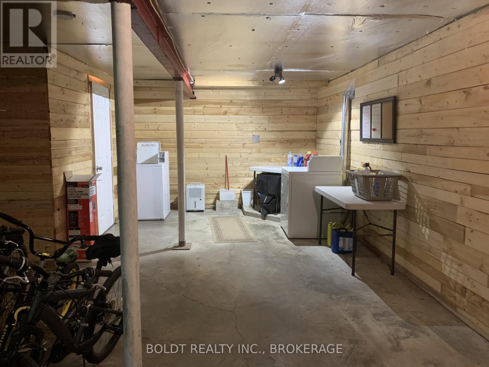 4573 Armoury Street, Niagara Falls, Ontario  L2E 1S5 - Photo 19 - X12416311