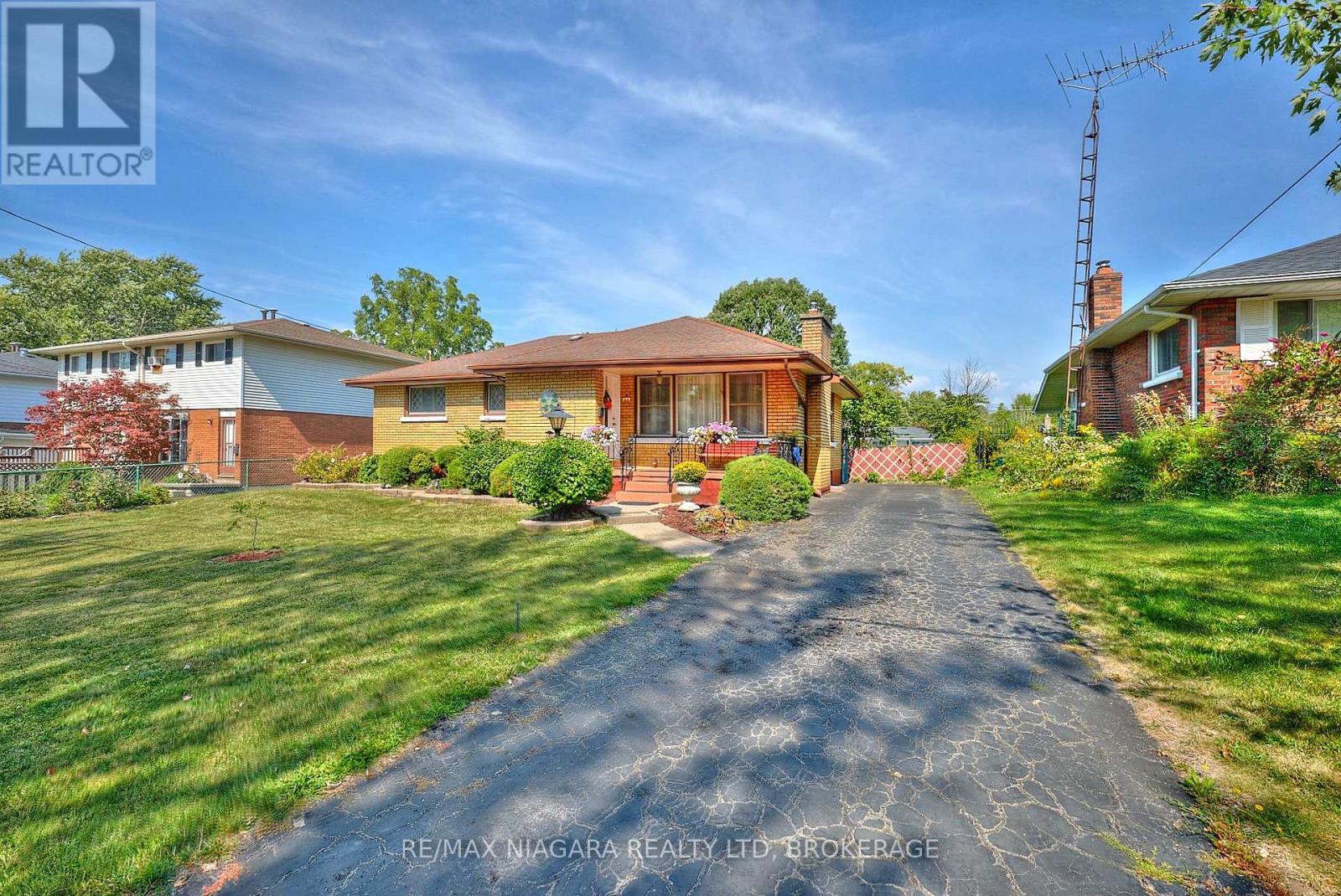 316 Bowen Road, Fort Erie, Ontario  L2A 2Y9 - Photo 3 - X12416318
