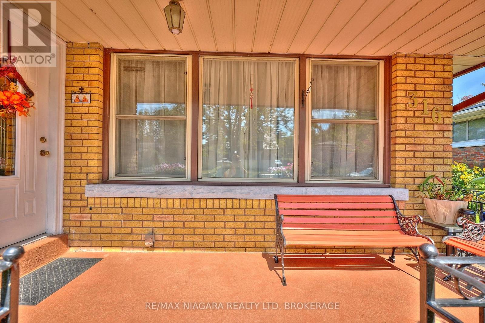316 Bowen Road, Fort Erie, Ontario  L2A 2Y9 - Photo 8 - X12416318