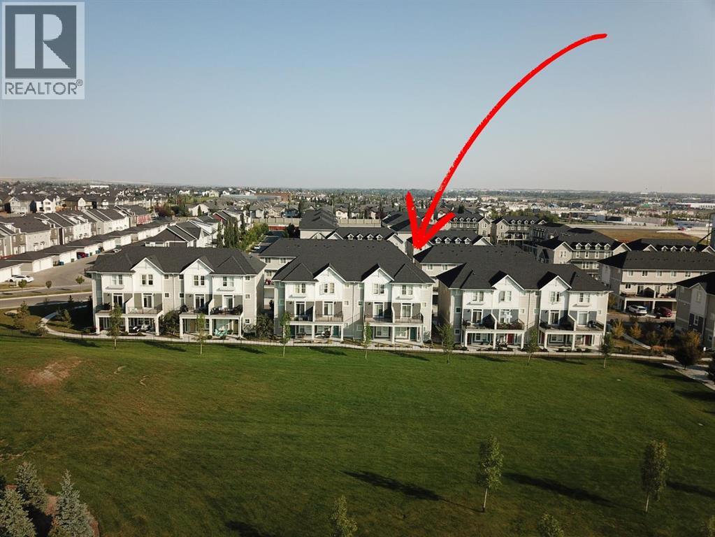 415 South Point Lane Sw, Airdrie, Alberta  T4B 5G8 - Photo 3 - A2255419