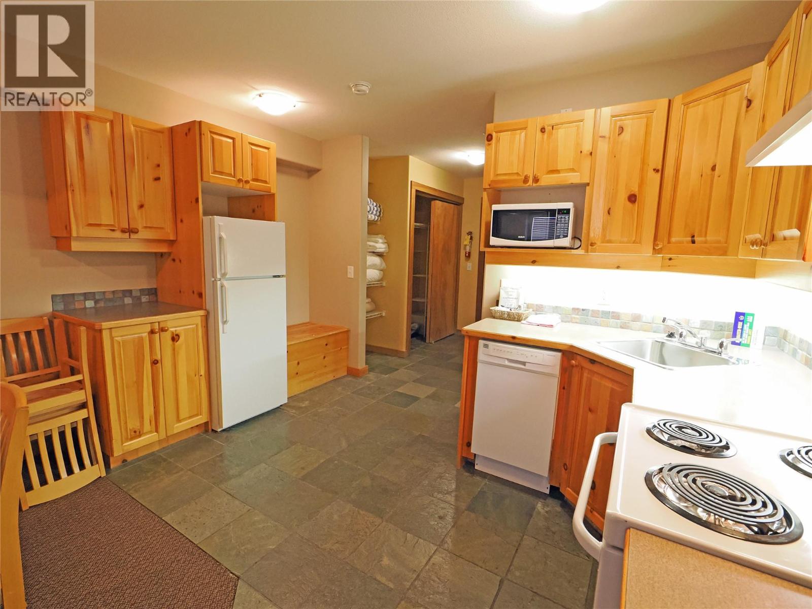 5335 Big White Road Unit# 303/305 Big White Photo 5