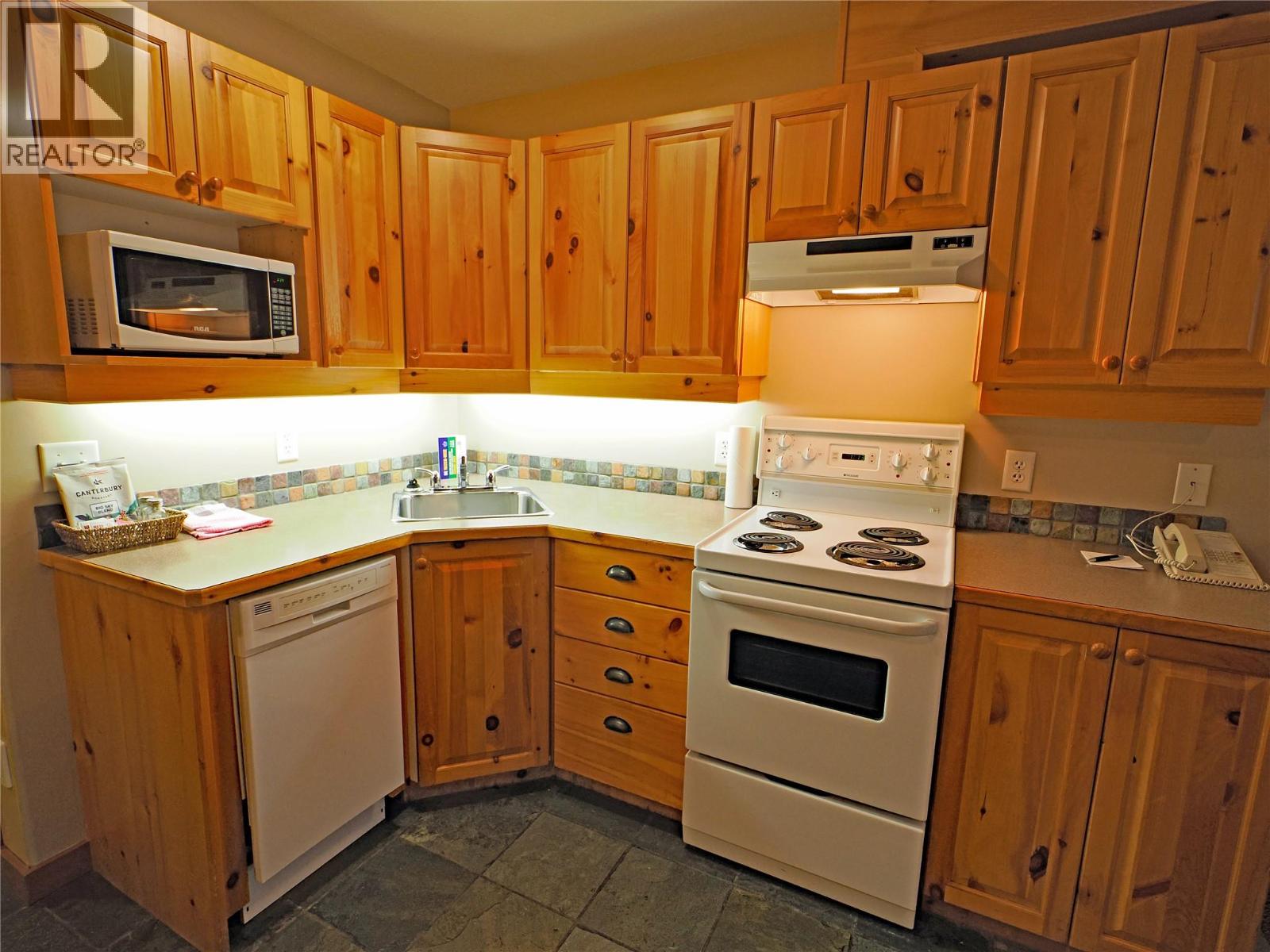 5335 Big White Road Unit# 303/305 Big White Photo 3