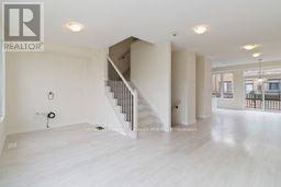 3192 Mintwood Circle, Oakville, Ontario  L6H 0P1 - Photo 13 - W12416158