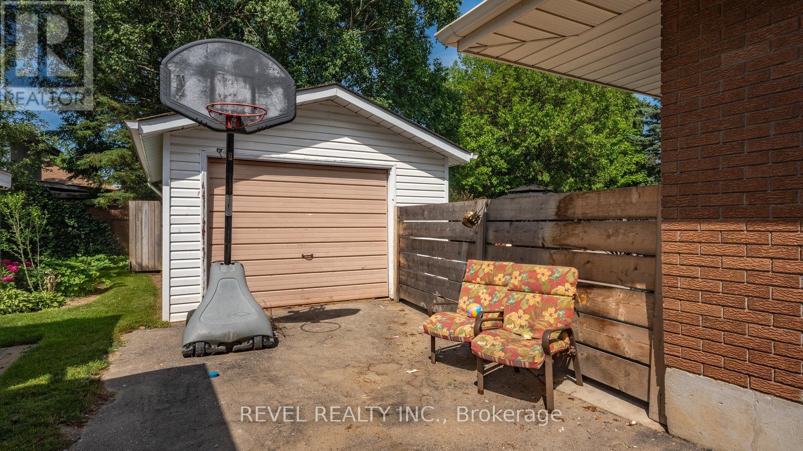 75 Pusey Boulevard, Brantford, Ontario  N3R 2S4 - Photo 29 - X12416141