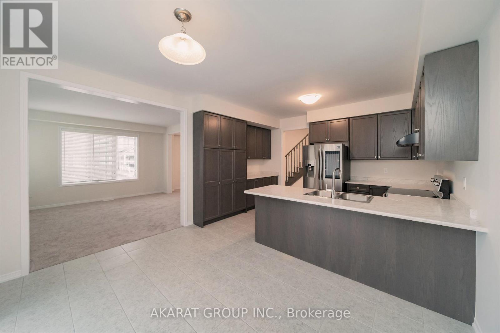 135 Esther Crescent, Thorold, Ontario  L3B 0H1 - Photo 12 - X12416147