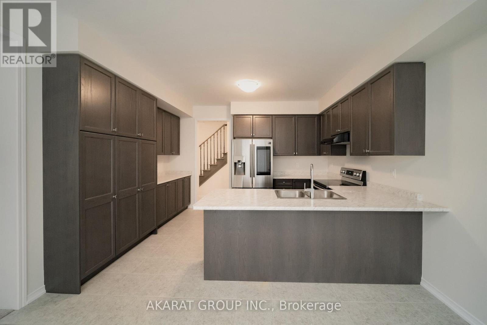 135 Esther Crescent, Thorold, Ontario  L3B 0H1 - Photo 14 - X12416147