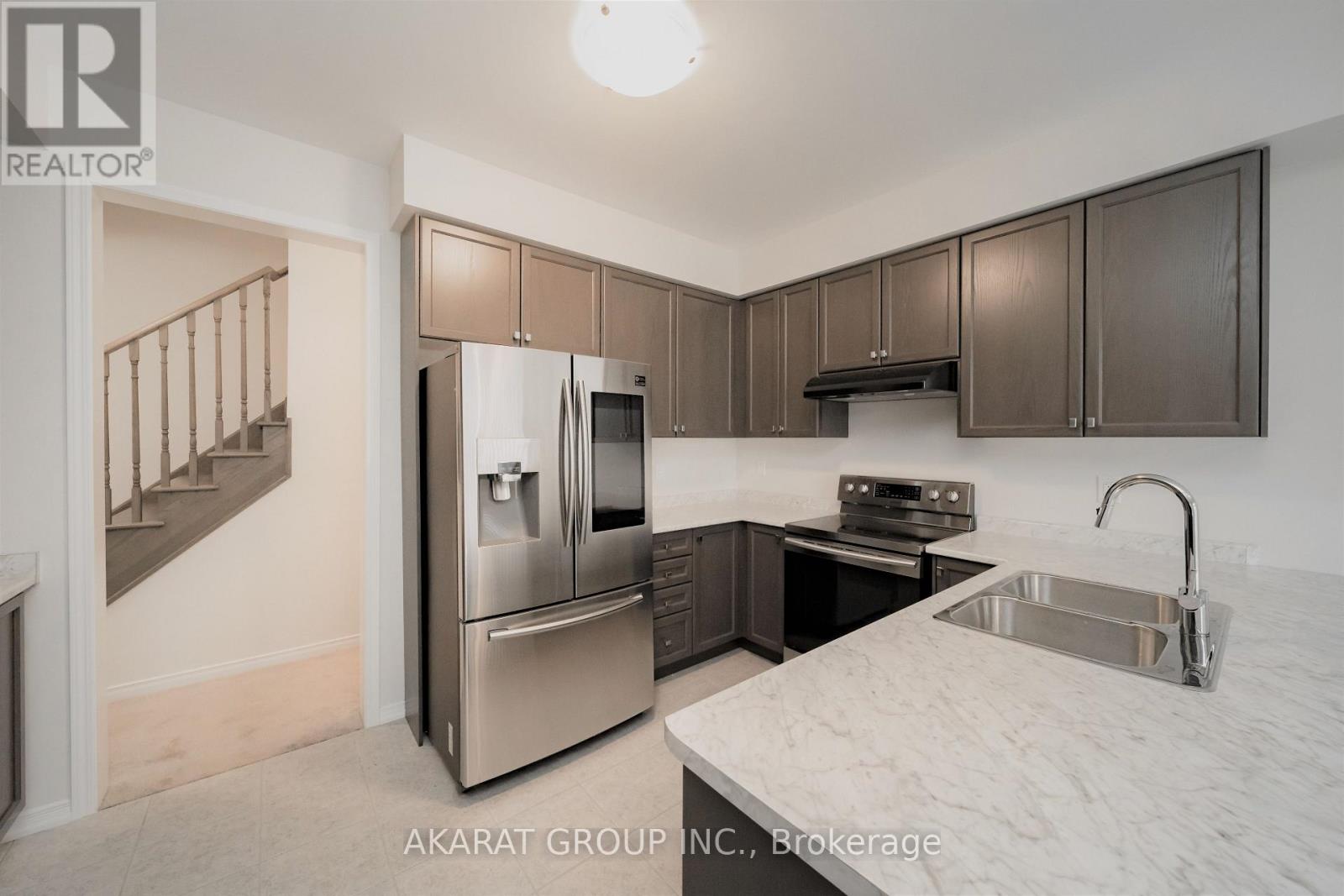135 Esther Crescent, Thorold, Ontario  L3B 0H1 - Photo 15 - X12416147