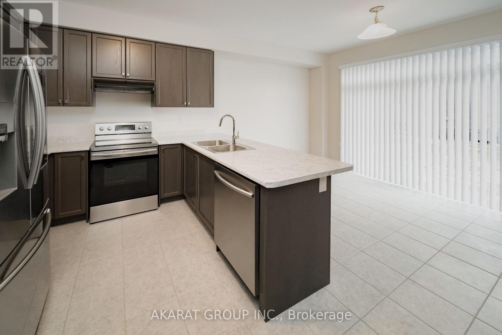 135 Esther Crescent, Thorold, Ontario  L3B 0H1 - Photo 16 - X12416147