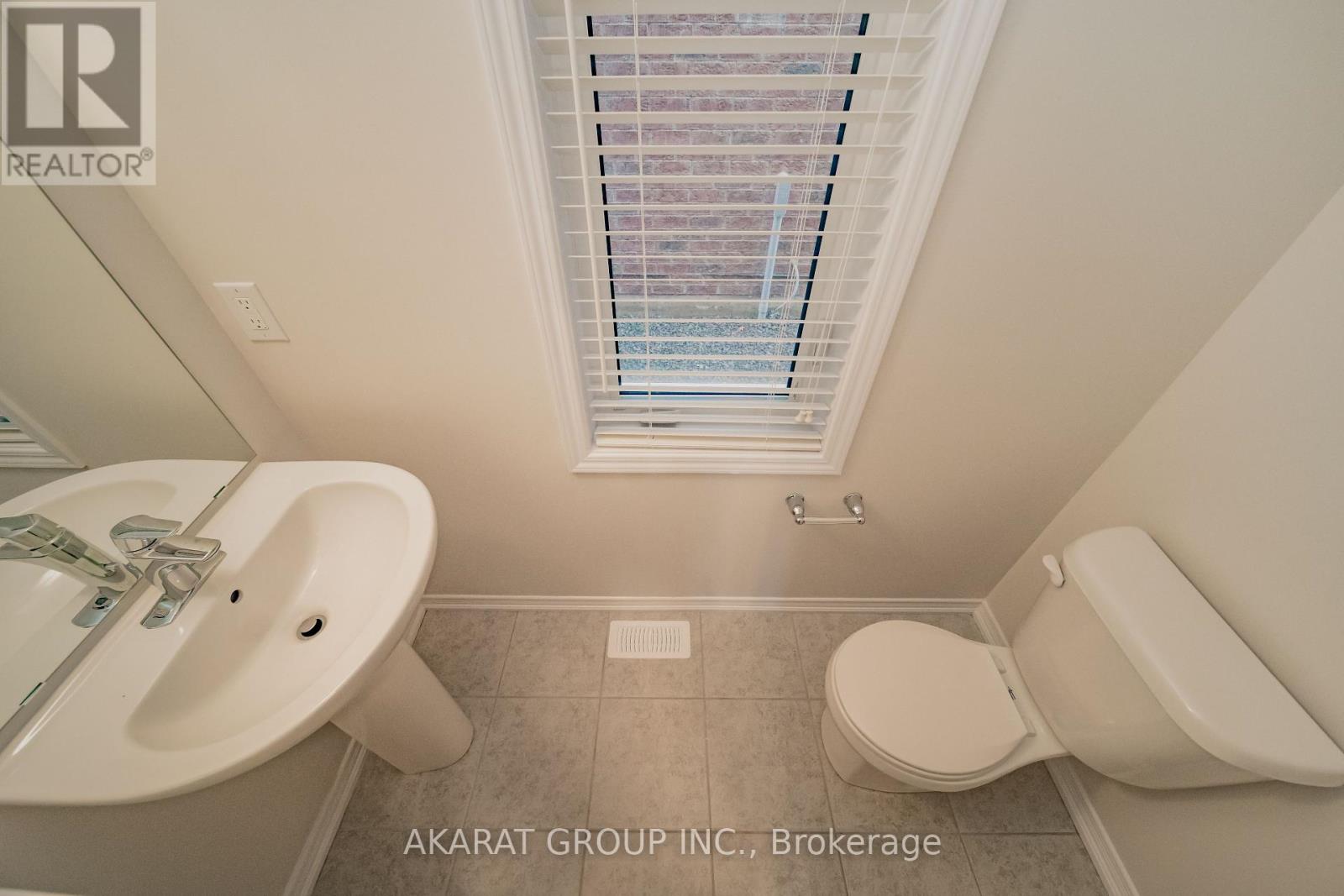 135 Esther Crescent, Thorold, Ontario  L3B 0H1 - Photo 18 - X12416147