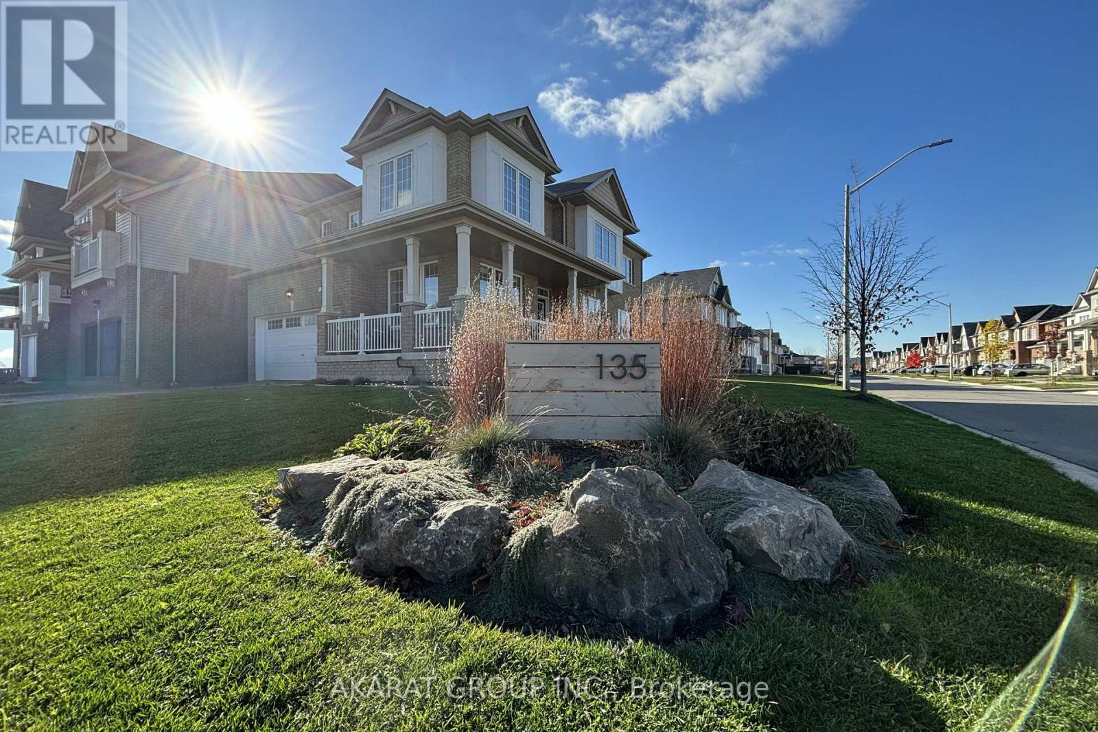 135 Esther Crescent, Thorold, Ontario  L3B 0H1 - Photo 2 - X12416147