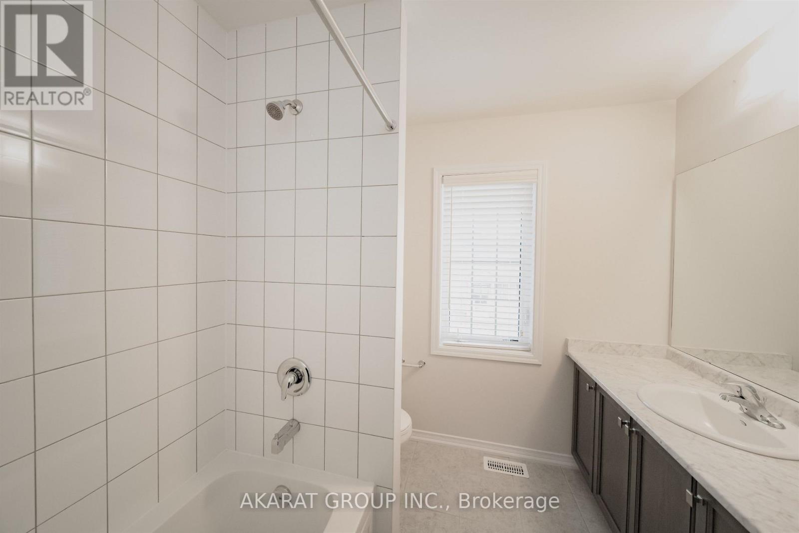135 Esther Crescent, Thorold, Ontario  L3B 0H1 - Photo 33 - X12416147
