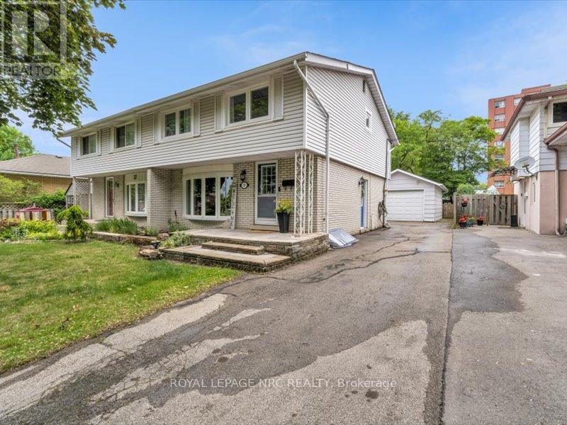 39 MEADOWLARK STREET, Hamilton, Ontario