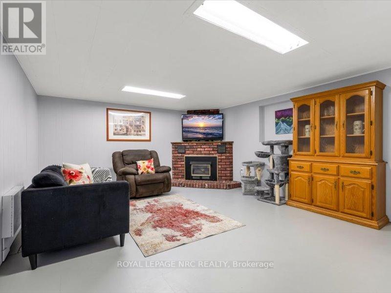 39 Meadowlark Street, Hamilton, Ontario  L9A 2K4 - Photo 16 - X12416149