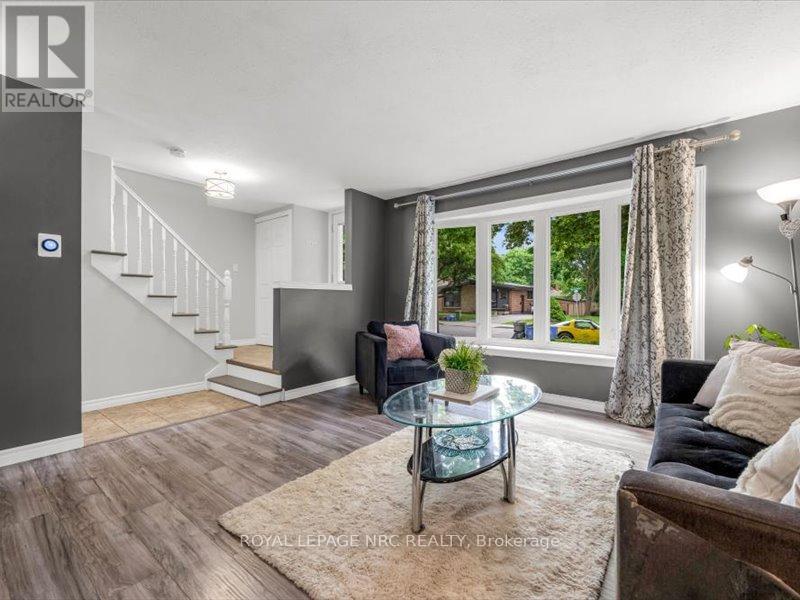 39 Meadowlark Street, Hamilton, Ontario  L9A 2K4 - Photo 4 - X12416149