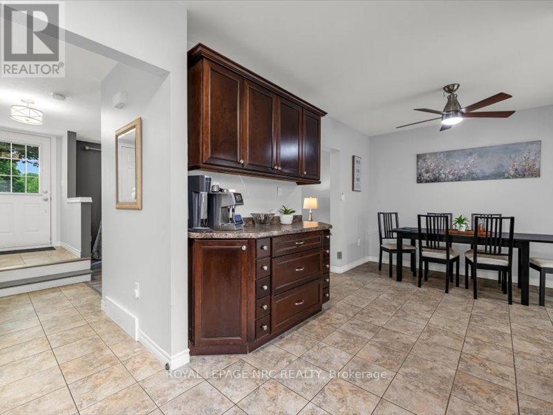 39 Meadowlark Street, Hamilton, Ontario  L9A 2K4 - Photo 8 - X12416149