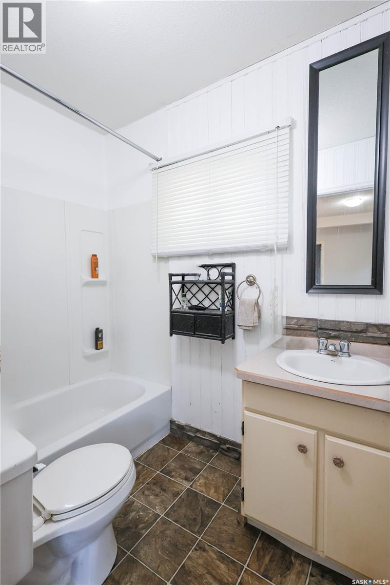 707 5th Street E, Prince Albert, Saskatchewan  S6V 0M5 - Photo 28 - SK018759
