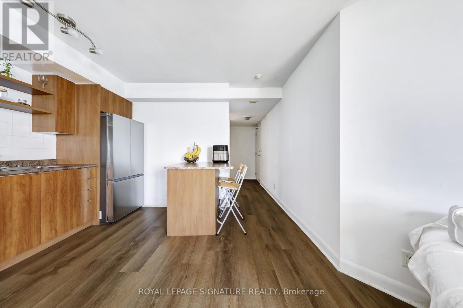 2405 - 600 Fleet Street, Toronto, Ontario  M5V 1B7 - Photo 11 - C12416213