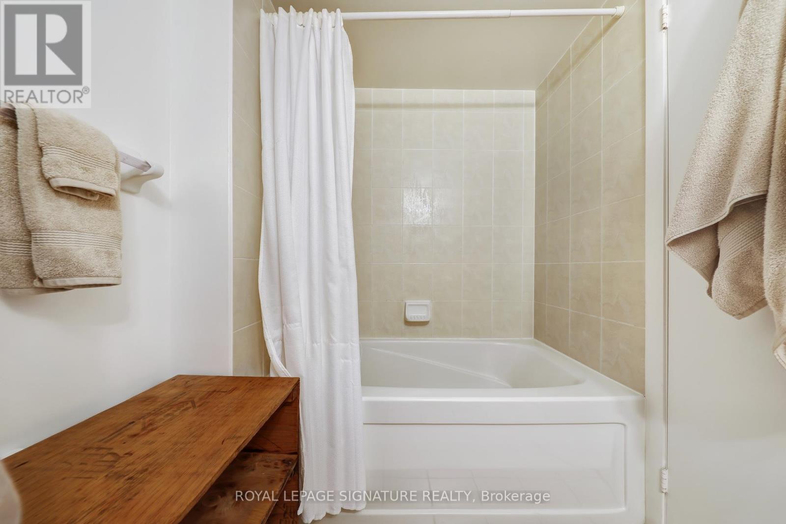 2405 - 600 Fleet Street, Toronto, Ontario  M5V 1B7 - Photo 34 - C12416213