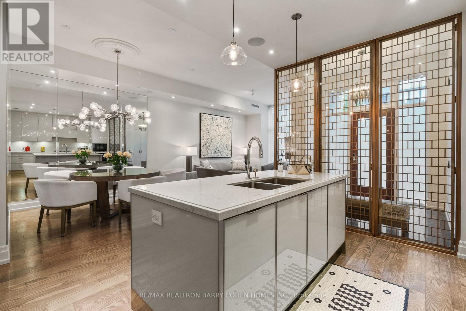 133 Pears Avenue, Toronto, Ontario  M5R 1T3 - Photo 11 - C12416223