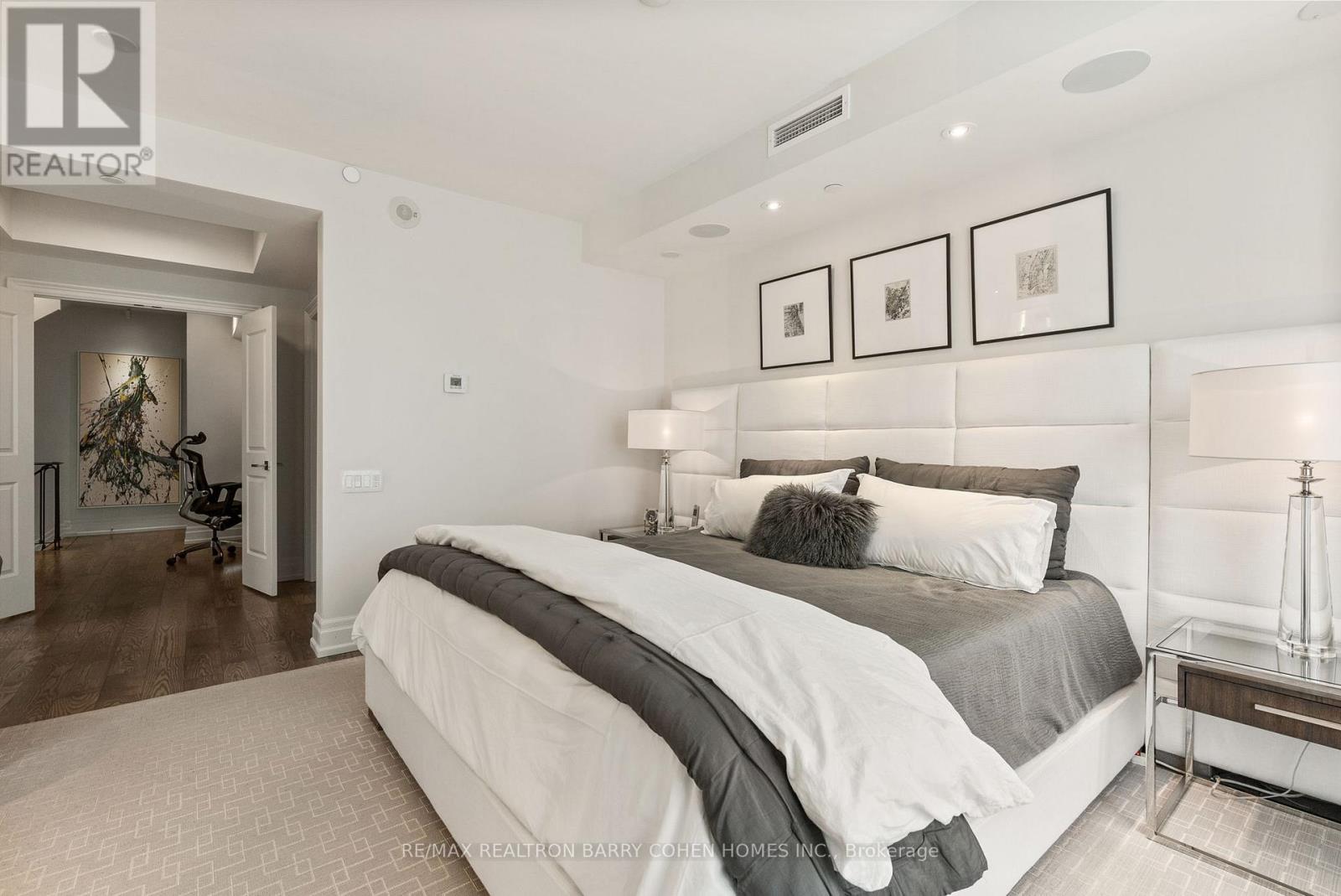 133 Pears Avenue, Toronto, Ontario  M5R 1T3 - Photo 22 - C12416223