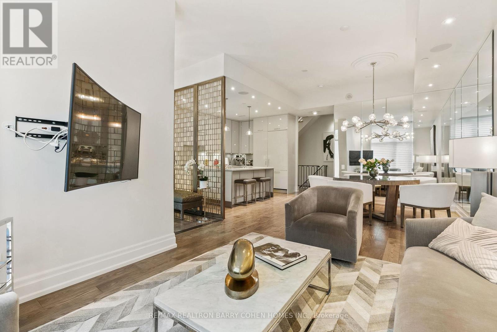 133 Pears Avenue, Toronto, Ontario  M5R 1T3 - Photo 6 - C12416223