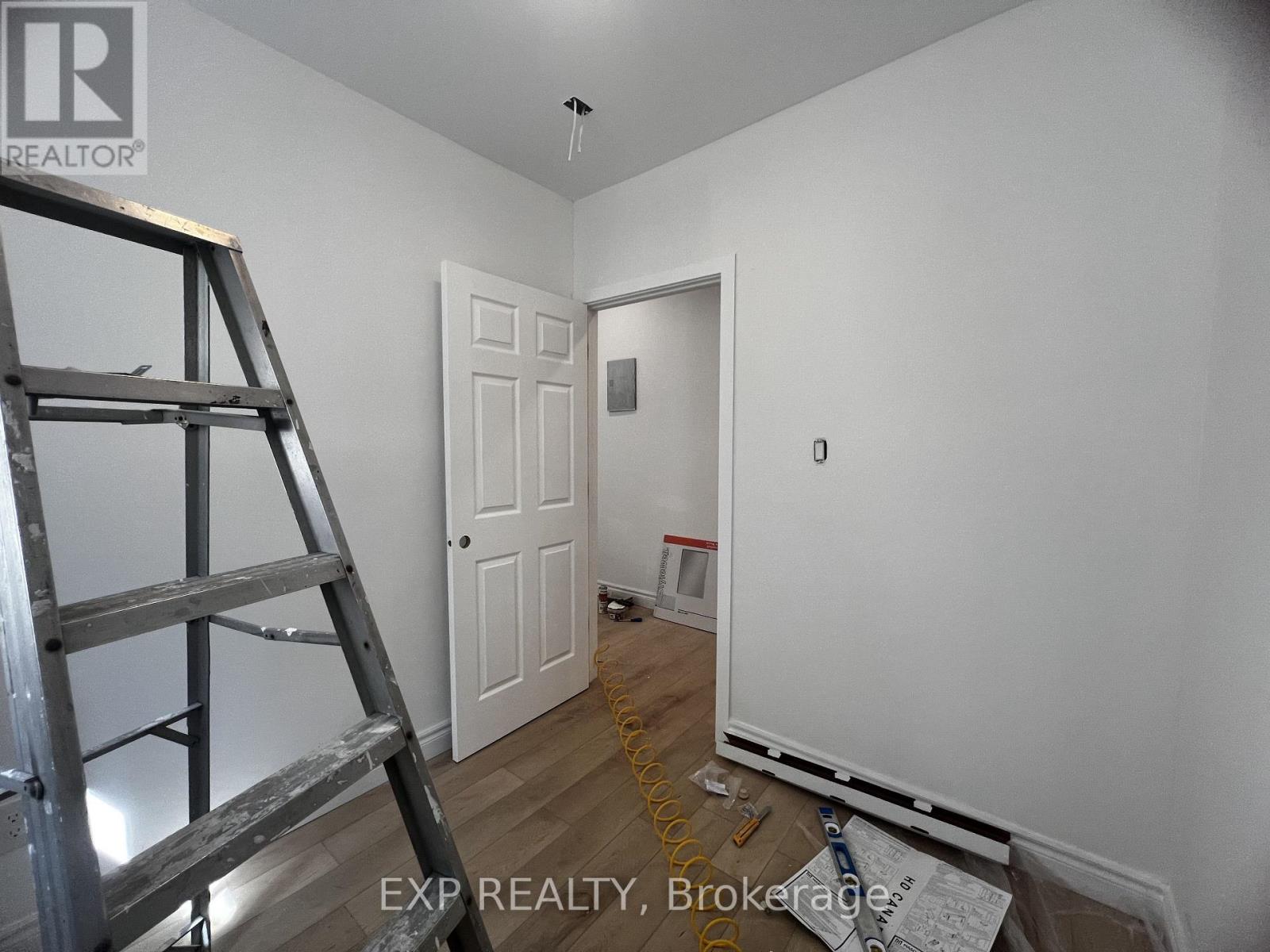 102 - 804a St Clair Avenue W, Toronto, Ontario  M6C 1B6 - Photo 4 - C12416327