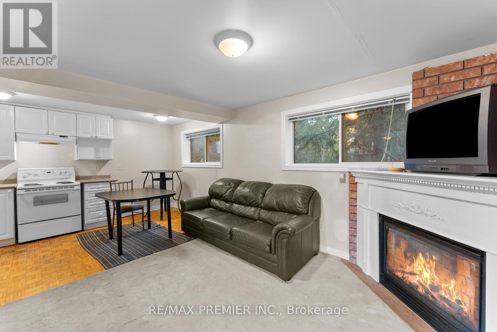 261 Sylvadene Parkway, Vaughan, Ontario  L4L 2M8 - Photo 42 - N12415077