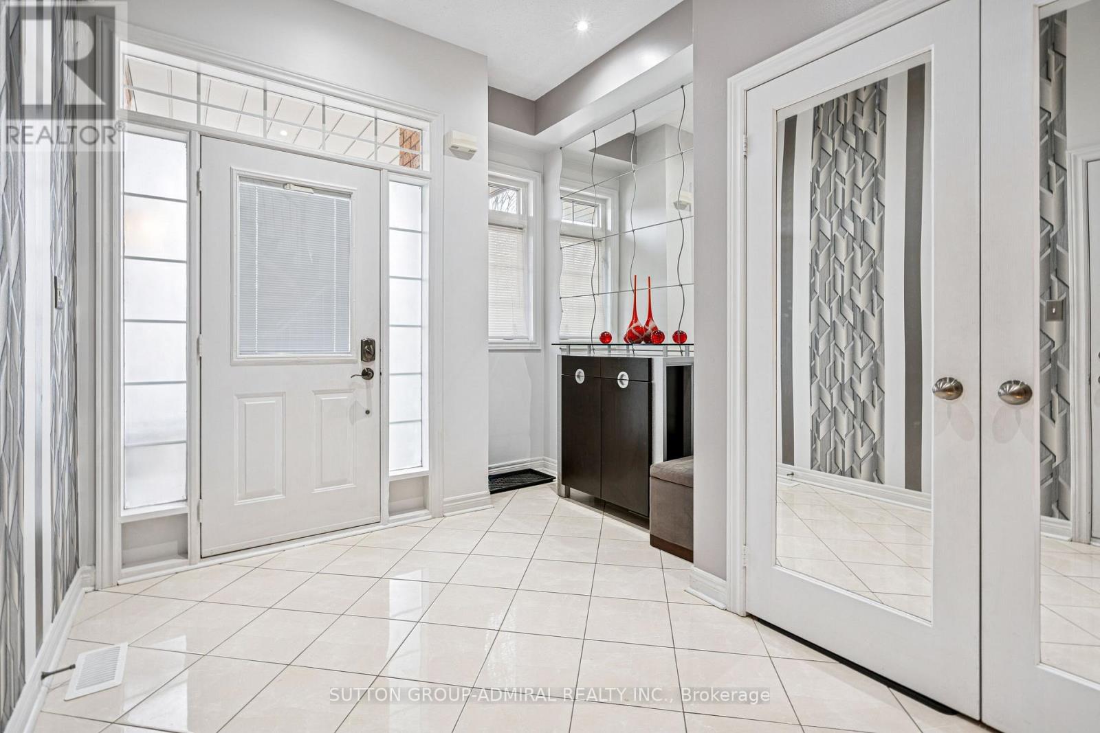 63 Vivaldi Drive, Vaughan, Ontario  L4J 8Z4 - Photo 6 - N12416222