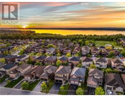 12 PRINCE OF WALES DRIVE, Barrie, Ontario