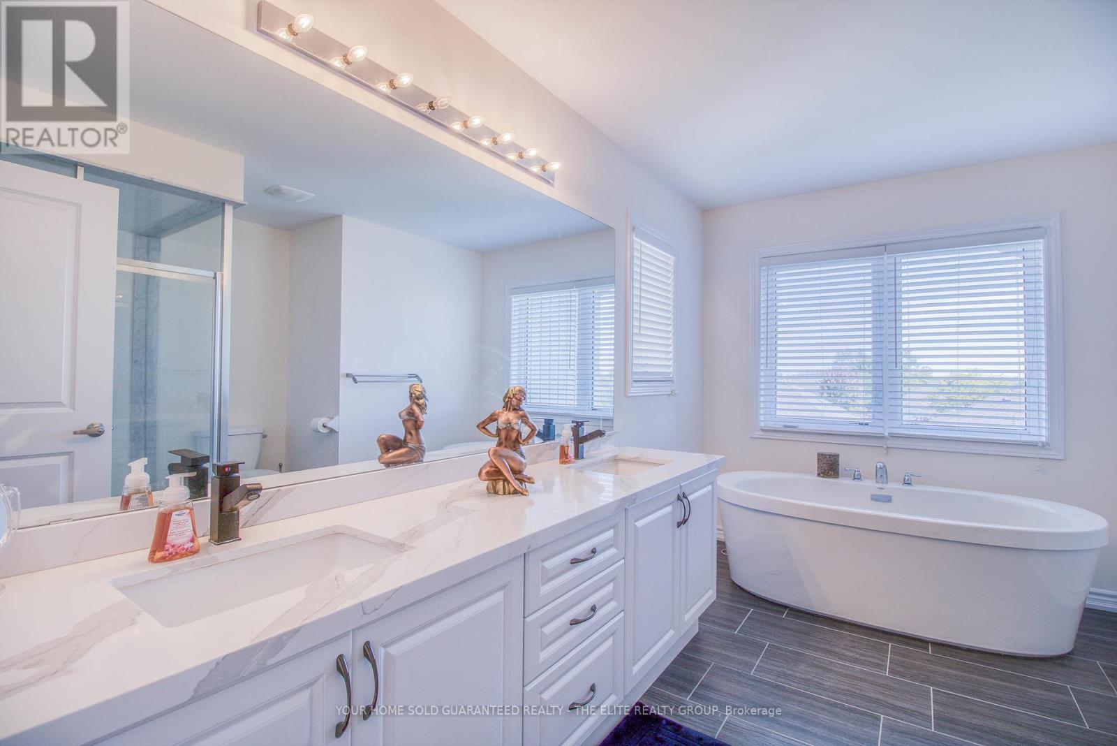 211 Lia Drive, Clearview, Ontario  L0M 1S0 - Photo 18 - S12416264