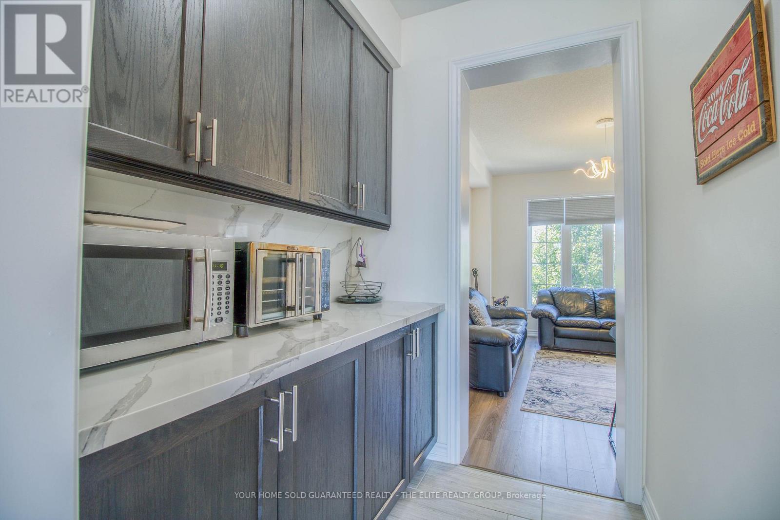 211 Lia Drive, Clearview, Ontario  L0M 1S0 - Photo 6 - S12416264
