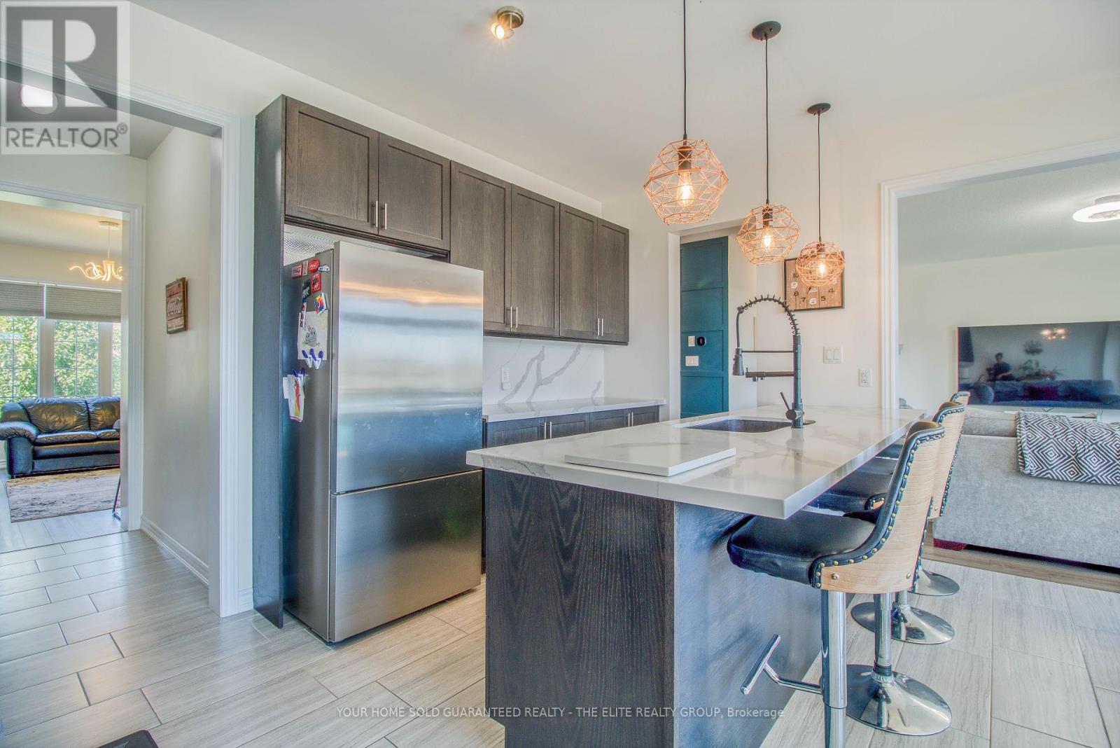 211 Lia Drive, Clearview, Ontario  L0M 1S0 - Photo 9 - S12416264