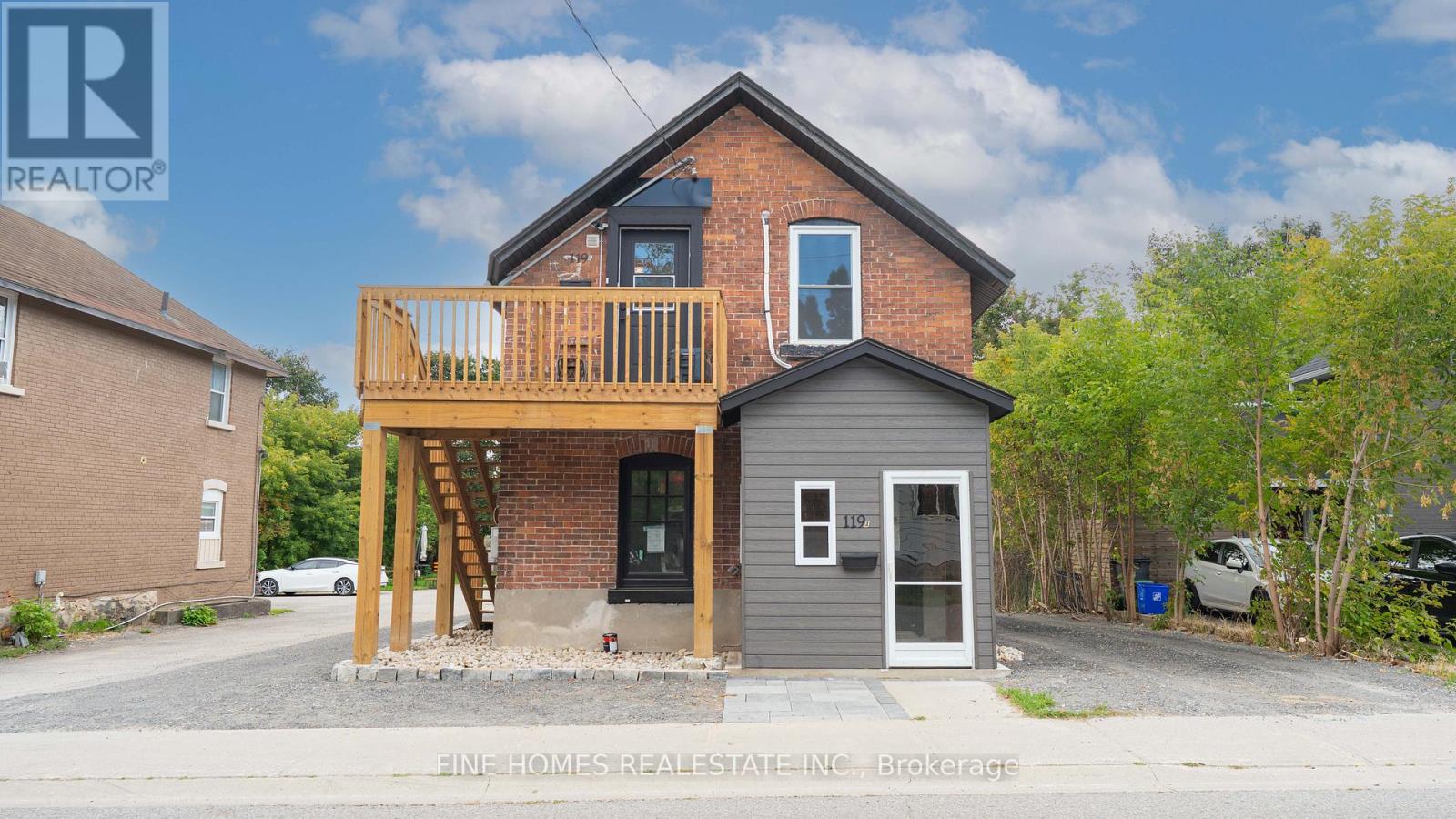 119 Albert Street S, Orillia, Ontario  L3V 5L1 - Photo 1 - S12416328