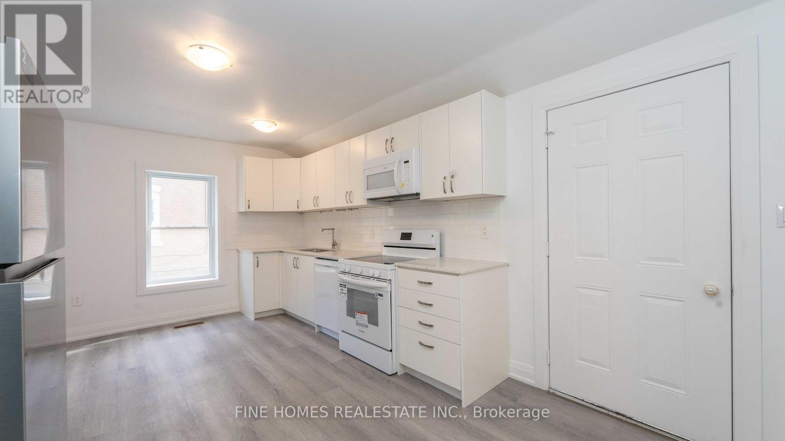 119 Albert Street S, Orillia, Ontario  L3V 5L1 - Photo 13 - S12416328