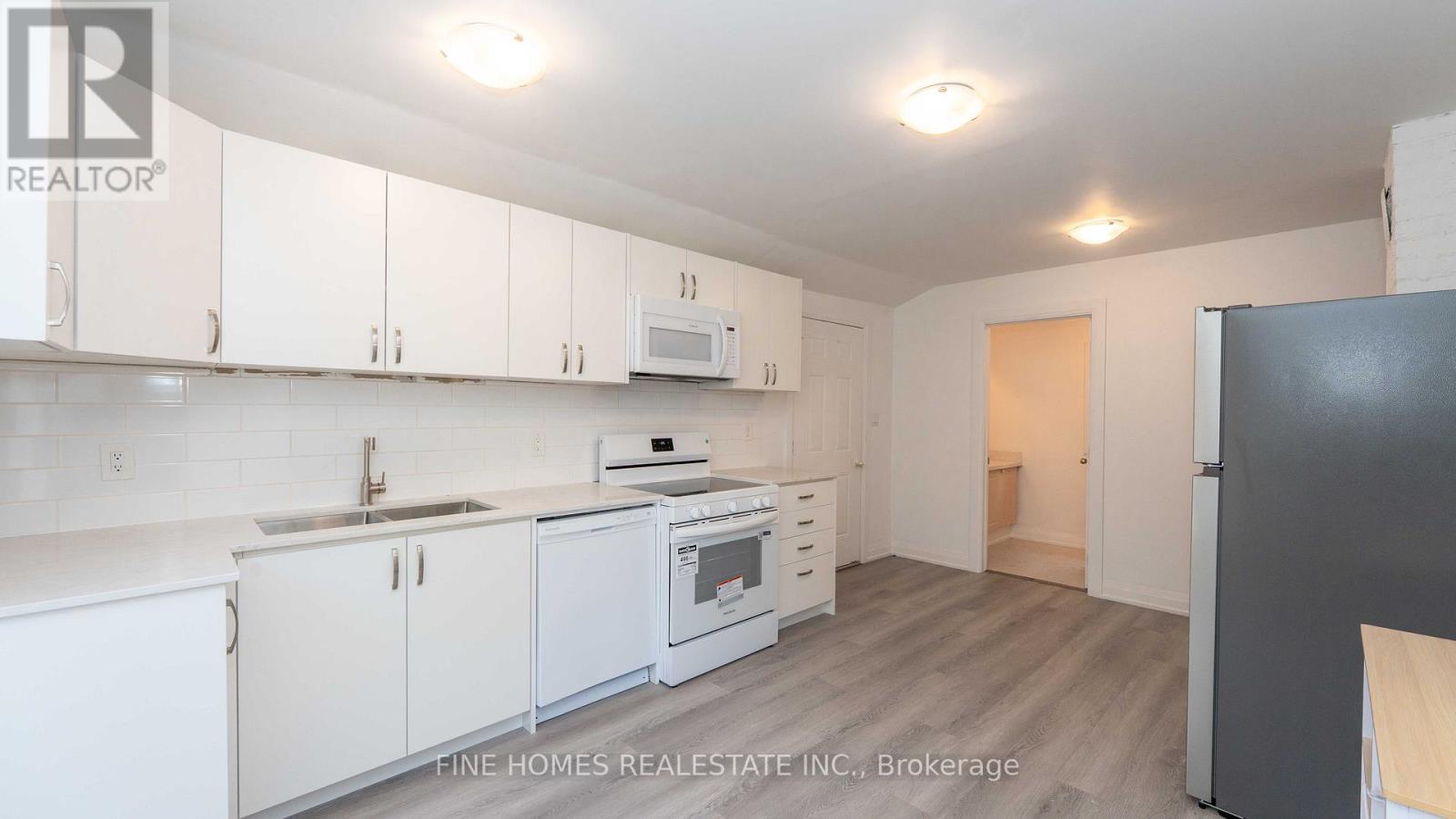 119 Albert Street S, Orillia, Ontario  L3V 5L1 - Photo 16 - S12416328