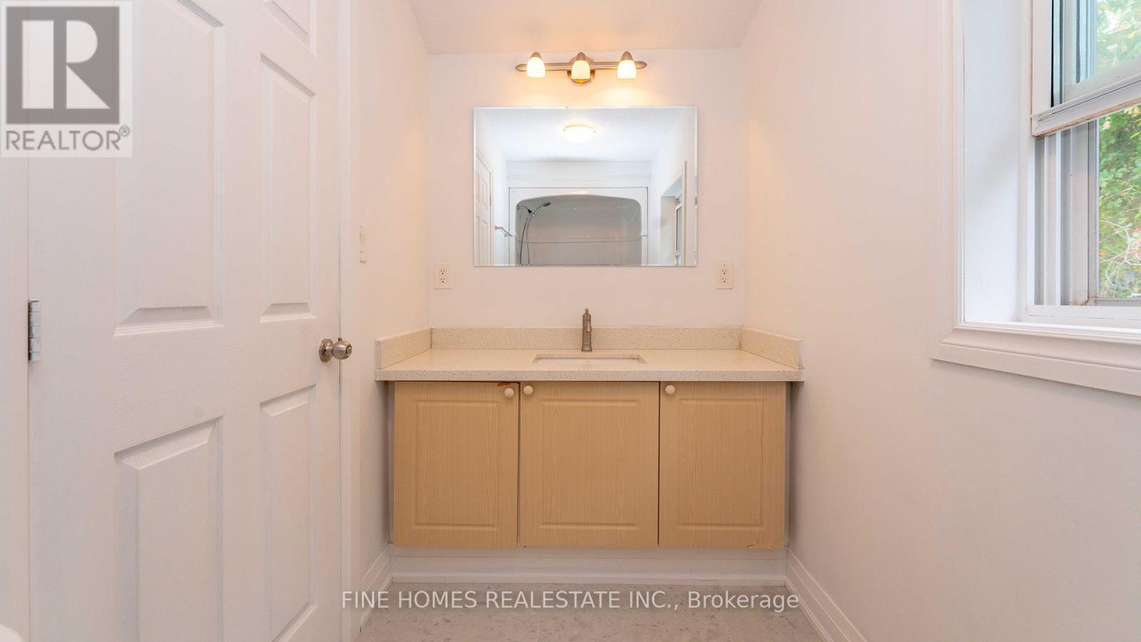 119 Albert Street S, Orillia, Ontario  L3V 5L1 - Photo 22 - S12416328